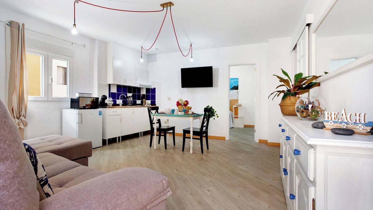 Gran Tarajal Apartment | Vacation Home 'Holidays Maxorata Relax' close to the Beach with Wi-Fi