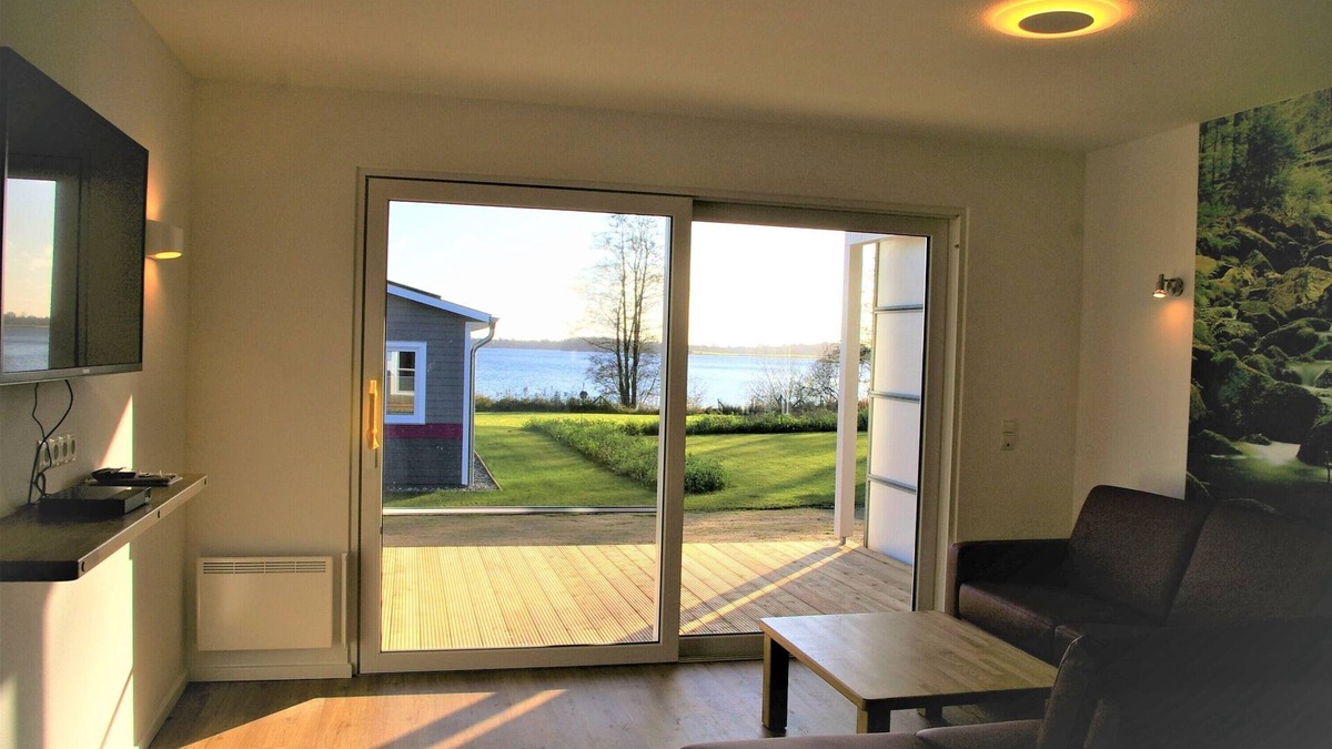 Klein Wittensee House | Vacation home I (77 m²) with lake view for up to 4 people