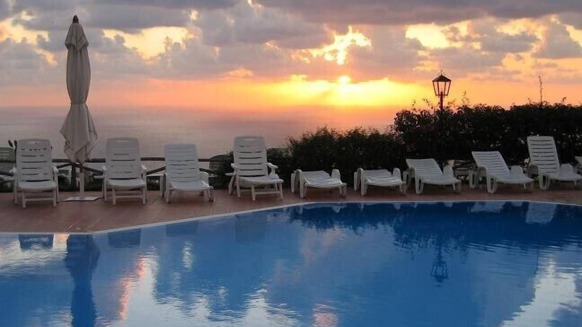 Parghelia Apartment | VACATION HOME IN DREAM LOCATION, WITH BREATHTAKING SEA VIEWS NEAR TROPEA