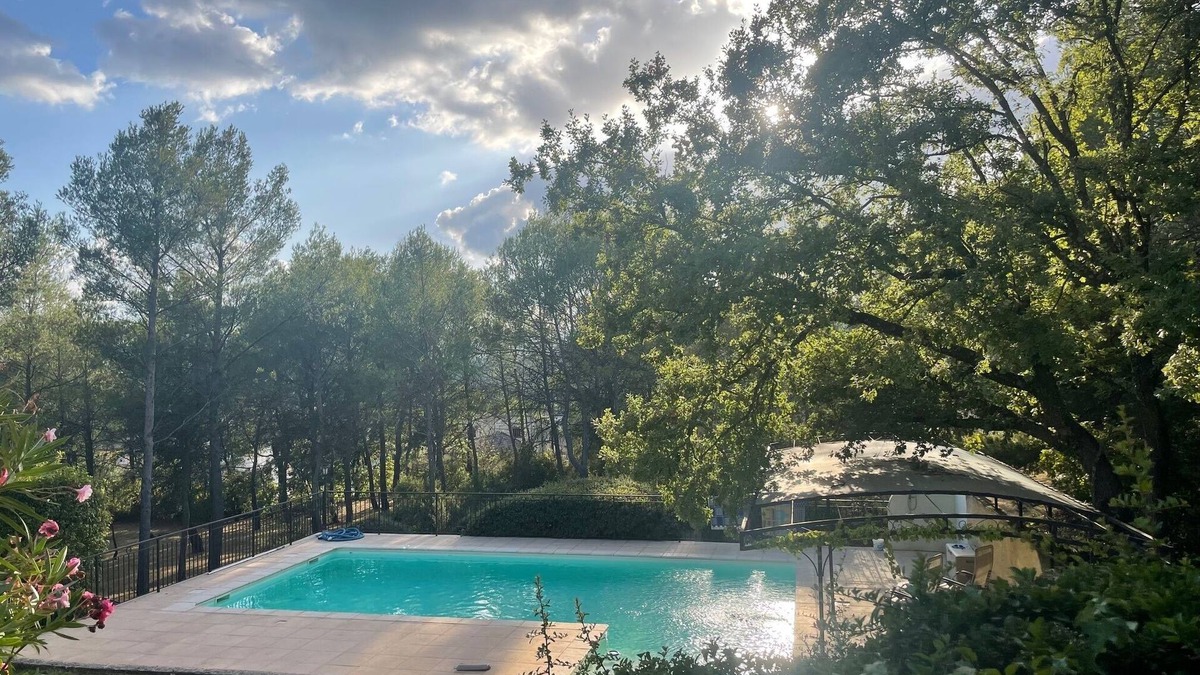 Gareoult Ski Chalet | Vacation home in Garéoult, a picturesque village in the south of France