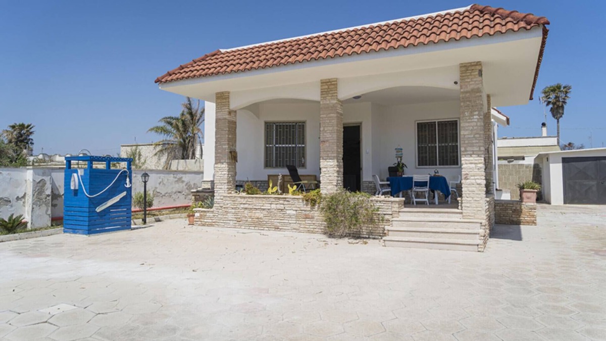 Torre Rinalda Villa | Vacation home in Torre Rinalda, 20m from the beach, parking m712