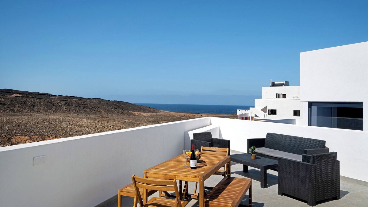La Santa House | Vacation Home 'Kay 4' with Sea View, Wi-Fi and Air Conditioning