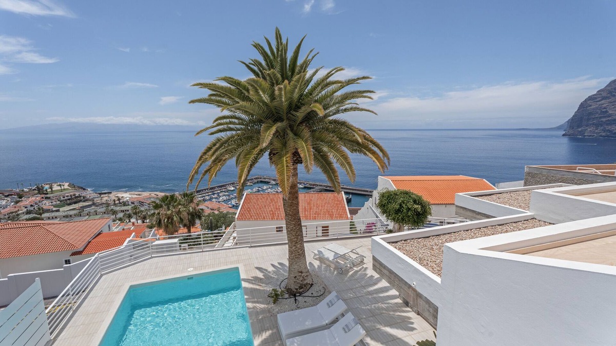 Los Gigantes House | Vacation Home 'La Casa De Los Gigantes' with Sea View, Private Pool and Wi-Fi