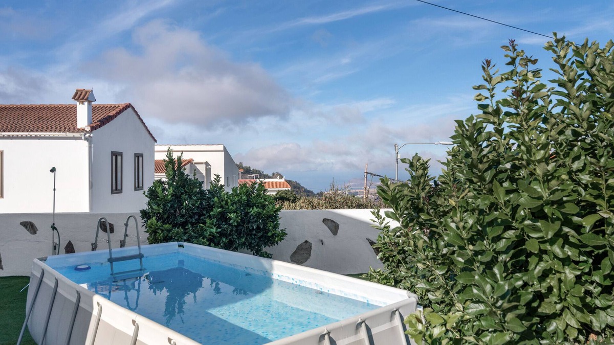 Teror House | Vacation Home 'La Casa De Teror' with Sea View, Private Pool and Wi-Fi