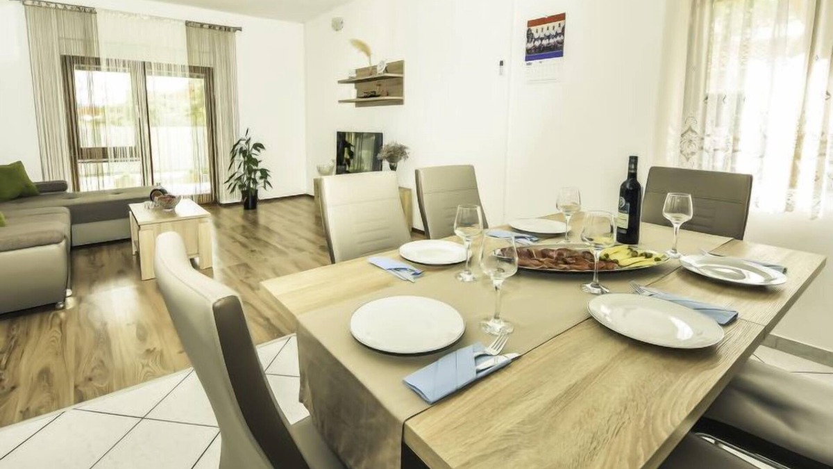 Pridraga House | Vacation home Laura by Interhome