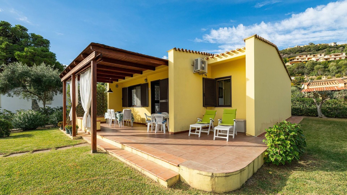 Costa Rei House | Vacation Home "Luisella" with Private Terrace & Private Garden
