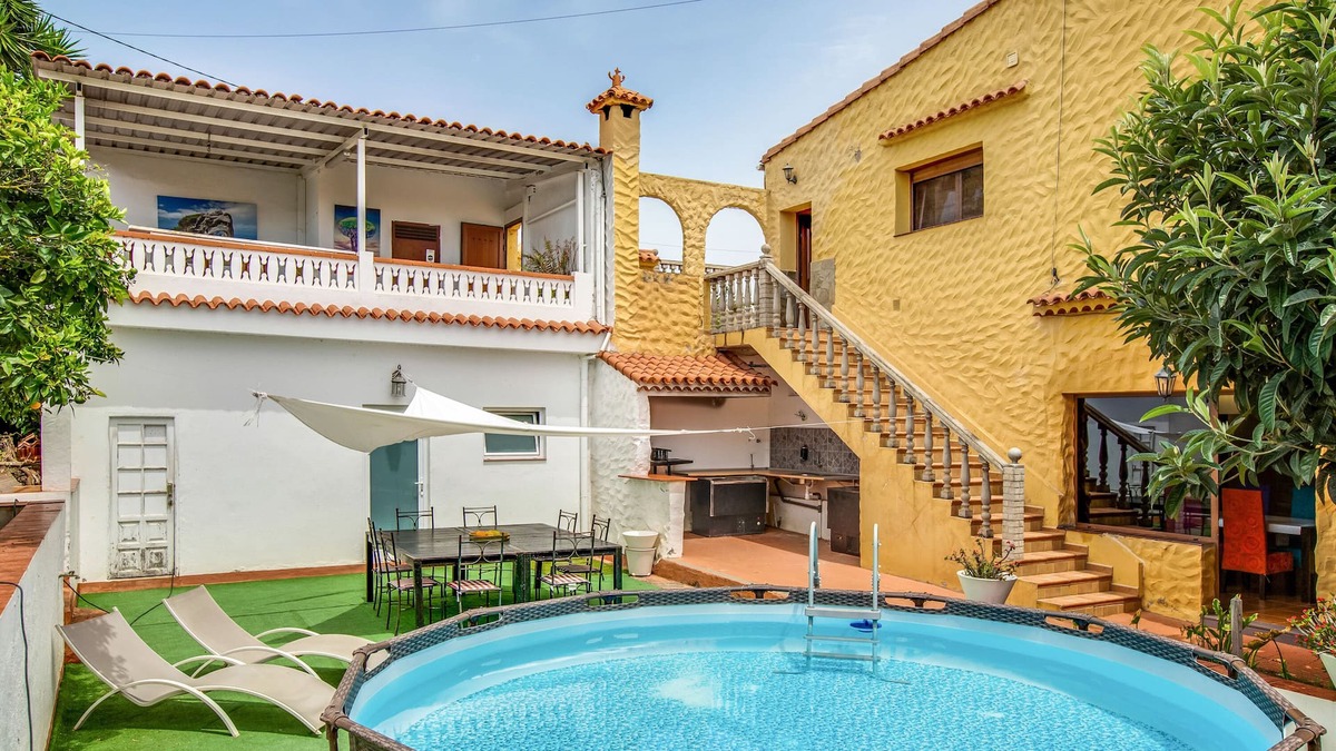 Arucas Villa | Vacation Home 'Maison Pedrera' with Mountain View, Pool & Wi-Fi