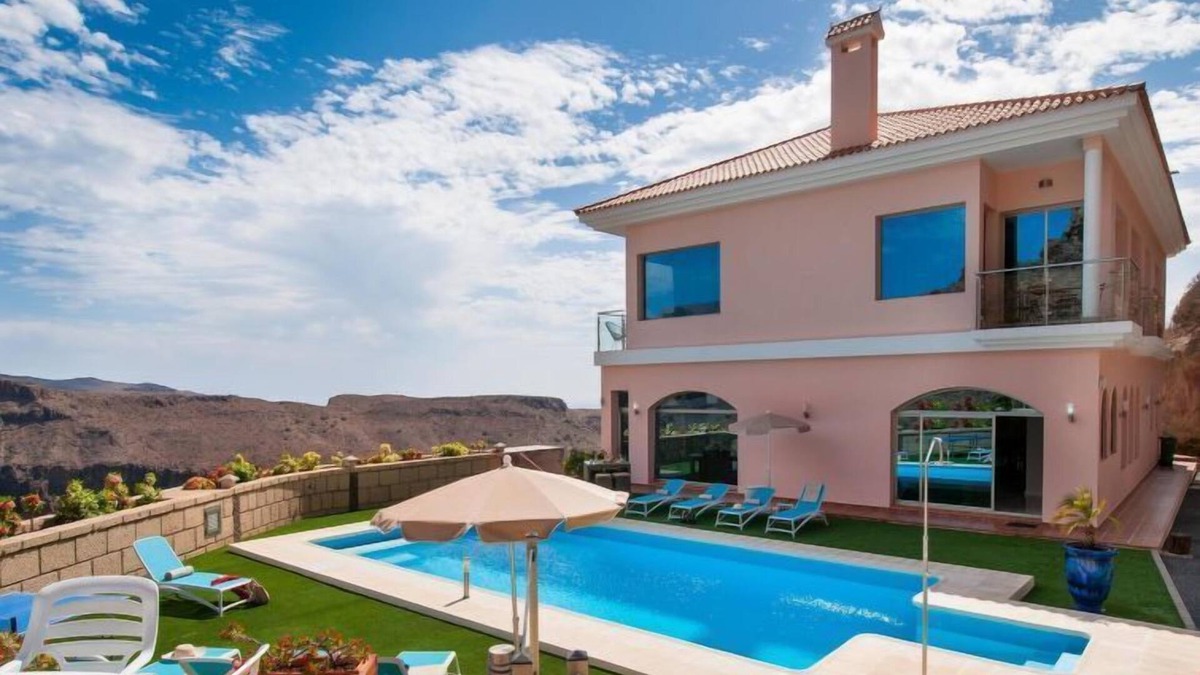 Monte Leon House | Vacation home Majestic Villa Monte Leon for 6 + 6 in Maspalomas - 6 persons, 3 bedrooms