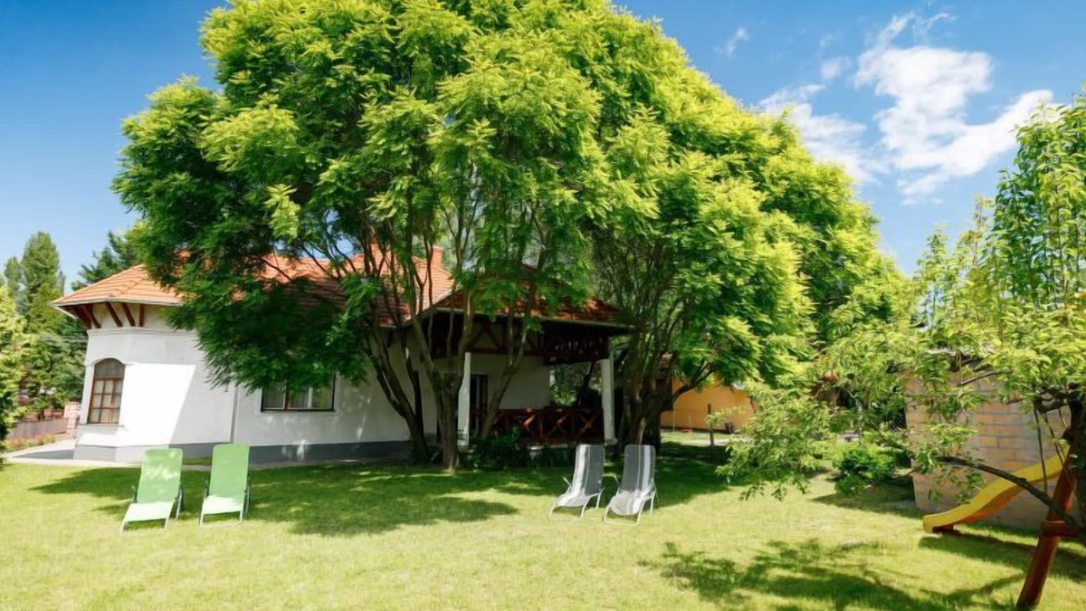 Balatonboglar House | Vacation home Marian by Interhome