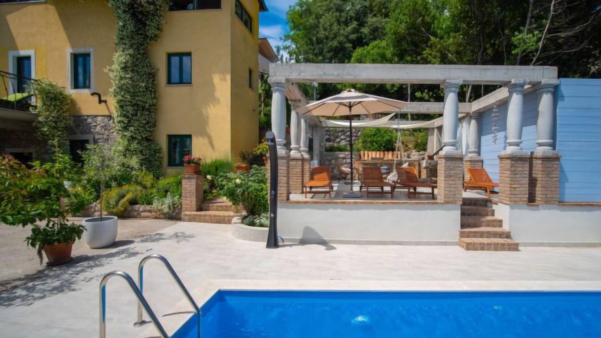 Sarsoni House | Vacation home Nika by Interhome