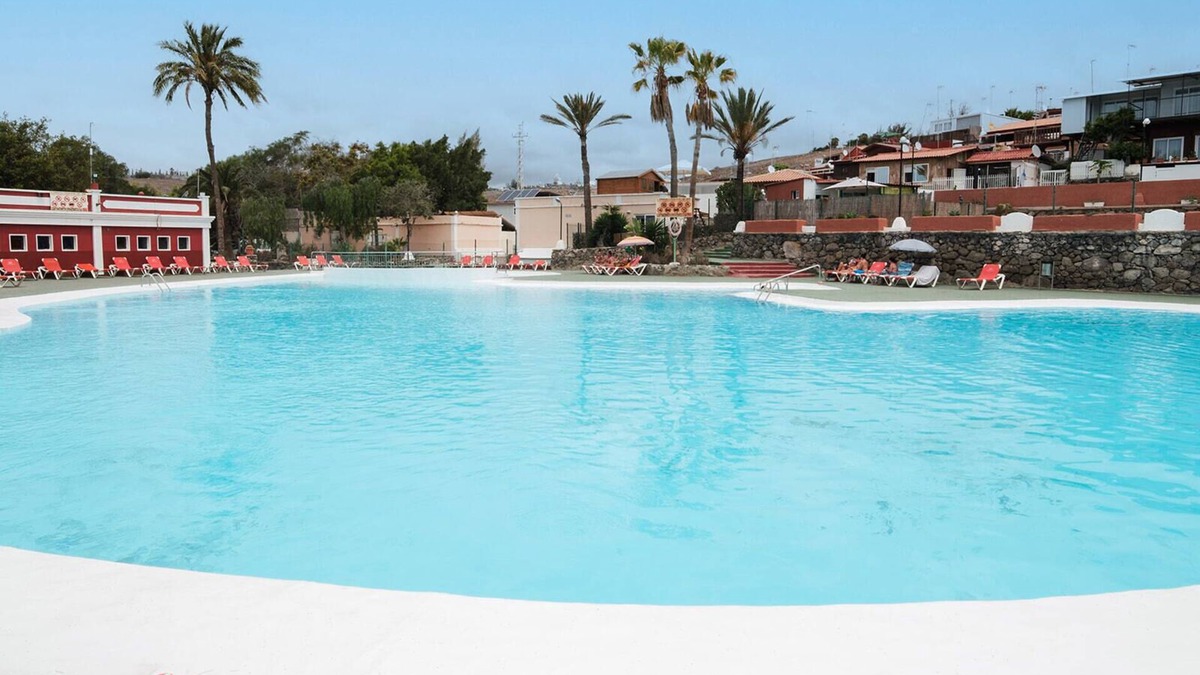 Pasito Blanco House | Vacation Home "Nico Pasito Blanco" with Sea View, Shared Pool & Wi-Fi
