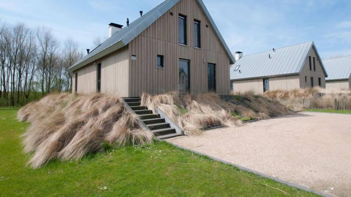 Tholen House | Vacation home Oesterdam Resort in Tholen - 12 persons, 6 bedrooms