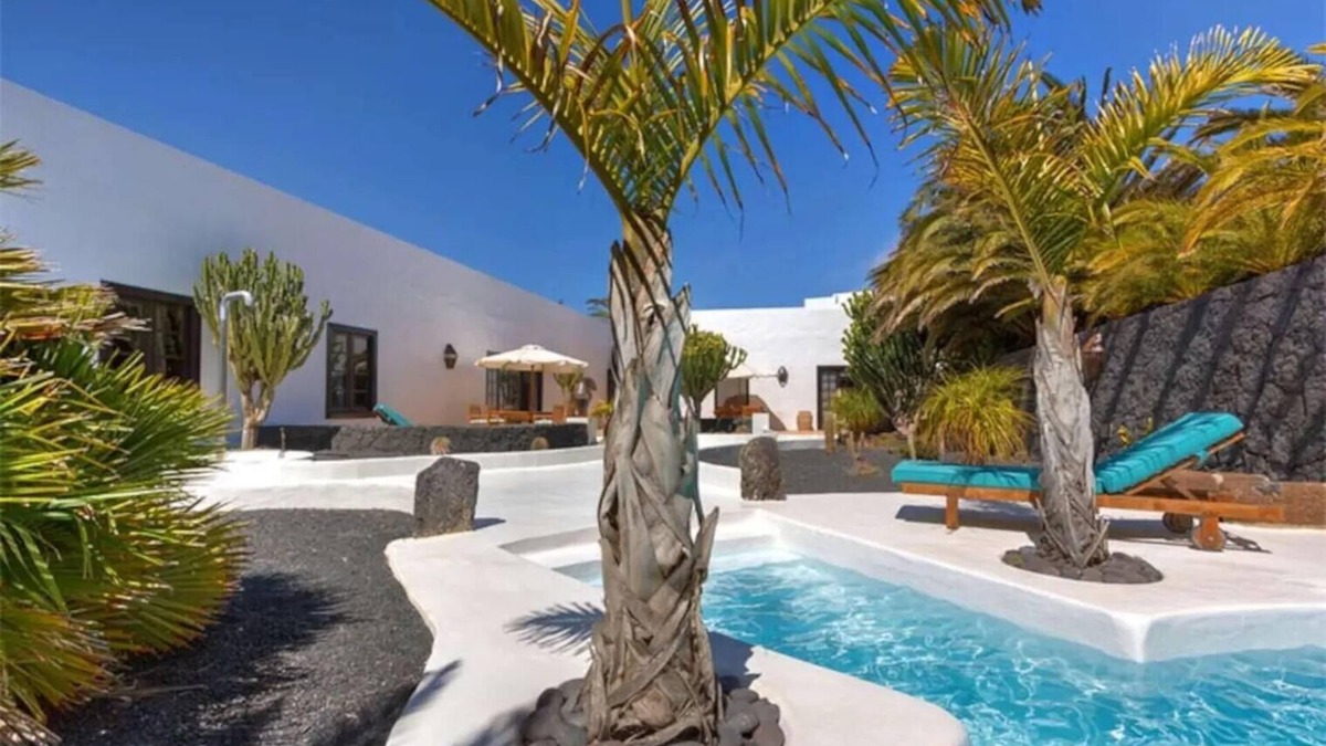 Teguise House | Vacation Home 'Palacio Taro Chimida' with Private Pool