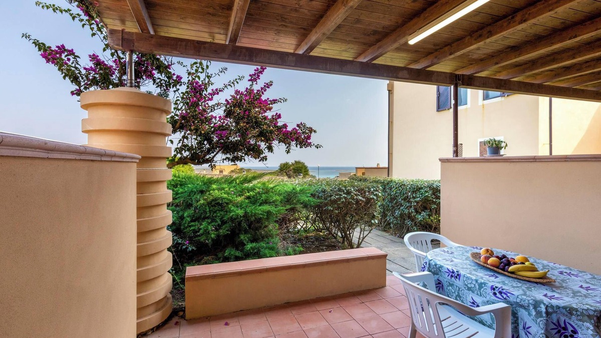 La Pelosa House | Vacation Home "Pergola 708" a few meters from the Beach with A/C & Private Terrace