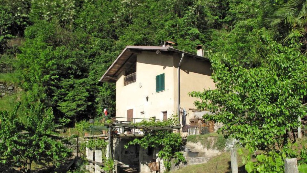 Stazzona House | Vacation home Ronco in Dongo - 3 persons, 1 bedrooms