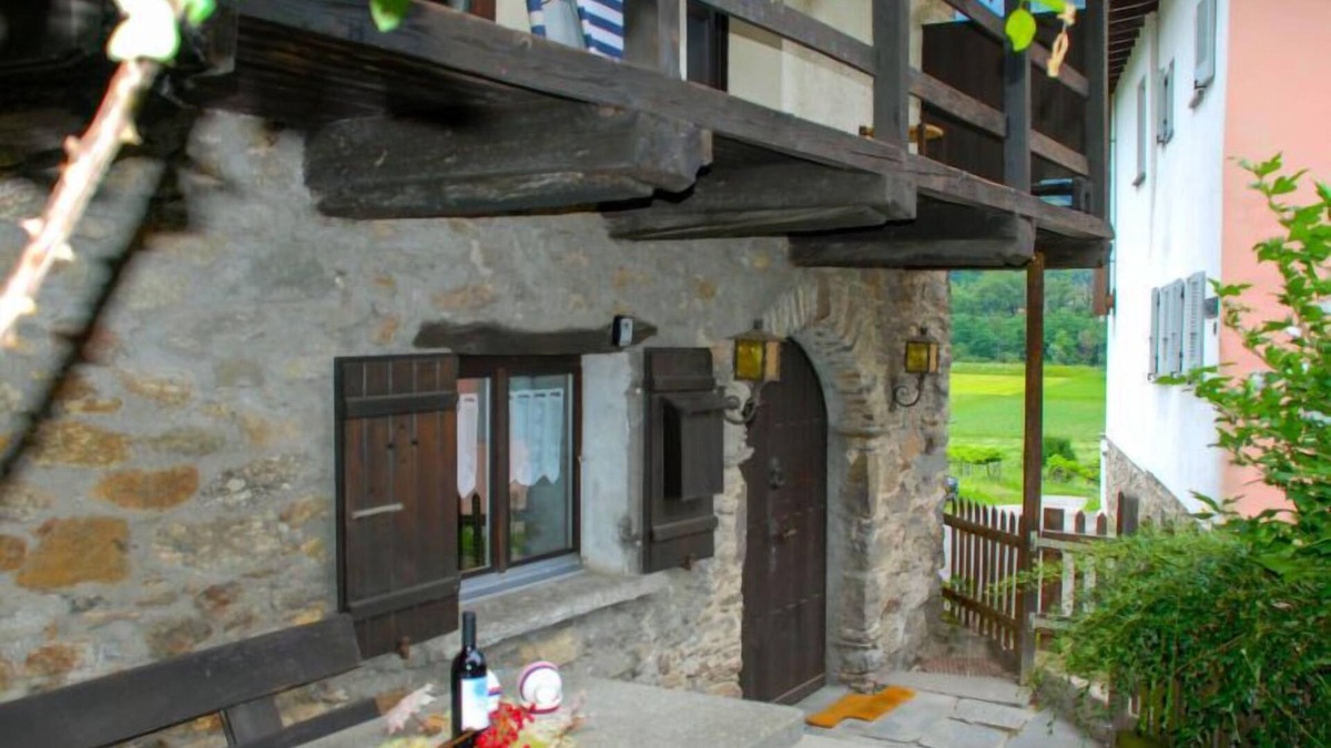 Semione House | Vacation home Rustico Tecc 'dnaas in Semione - 2 persons, 1 bedrooms