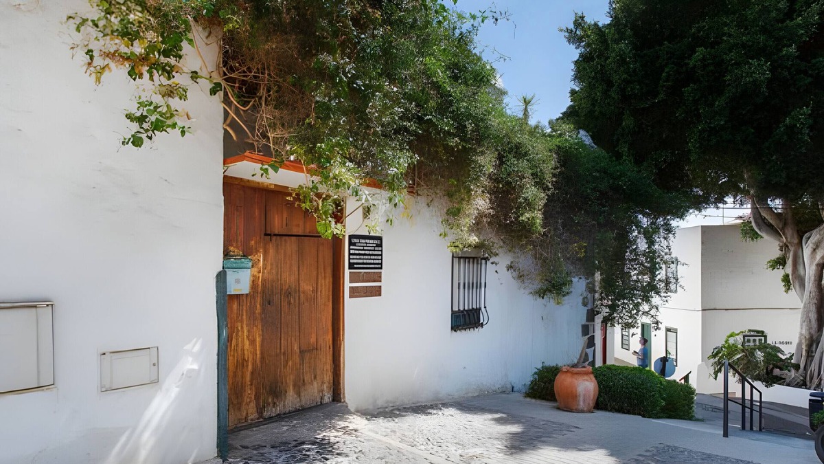 Telde House | Vacation Home 'San Francisco 1' with Mountain View, Private Terrace and Wi-Fi
