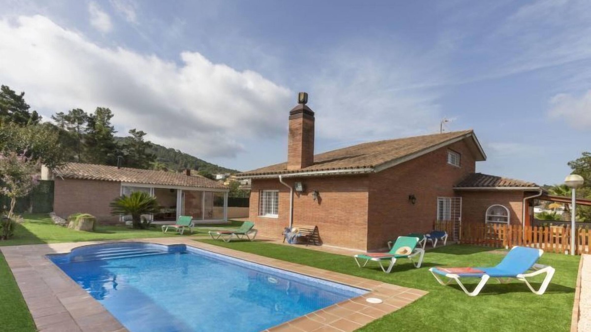Mont Barbat House | Vacation home San Roca in Tordera - 14 persons, 5 bedrooms