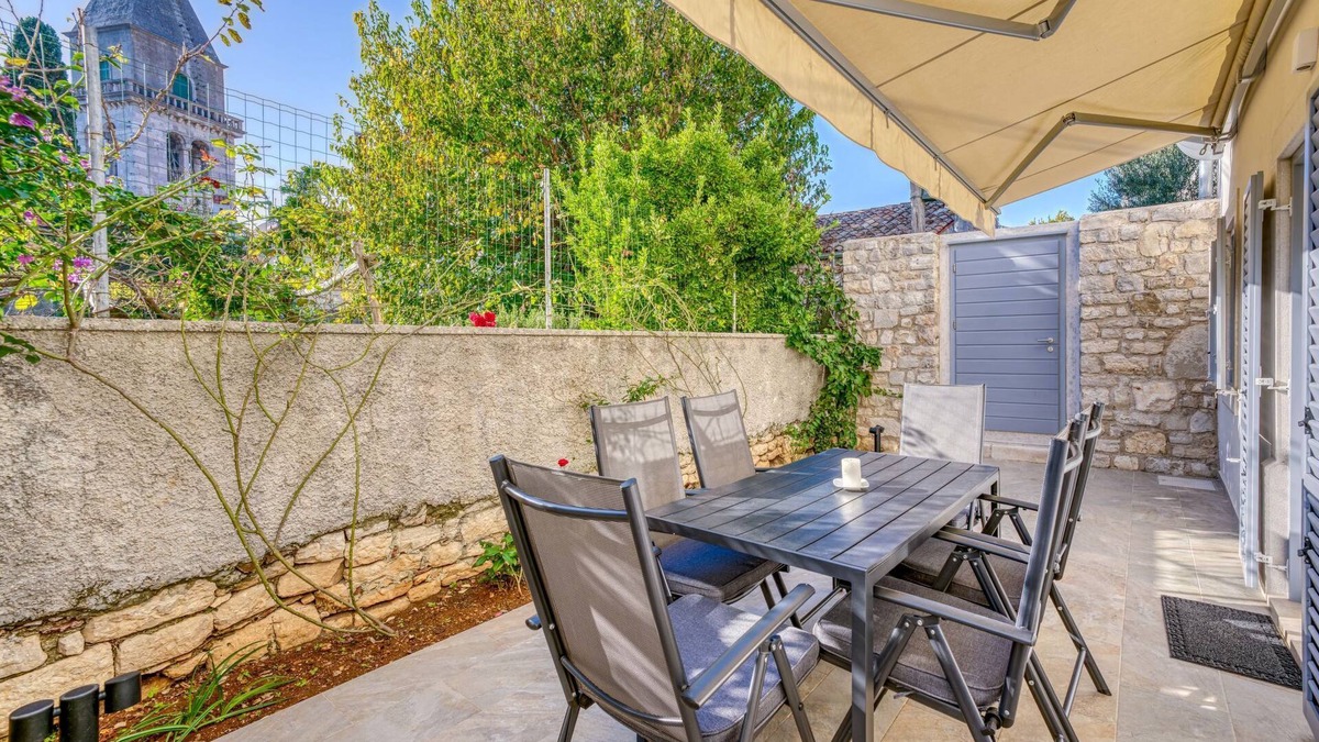 Mali Losinj House | Vacation home Tanja by Interhome