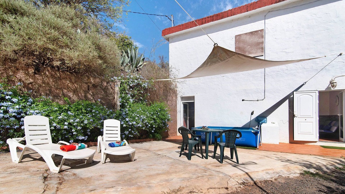 La Solana House | Vacation Home 'Vivienda V Torres 4' with Mountain View, Wi-Fi and Air Conditioning