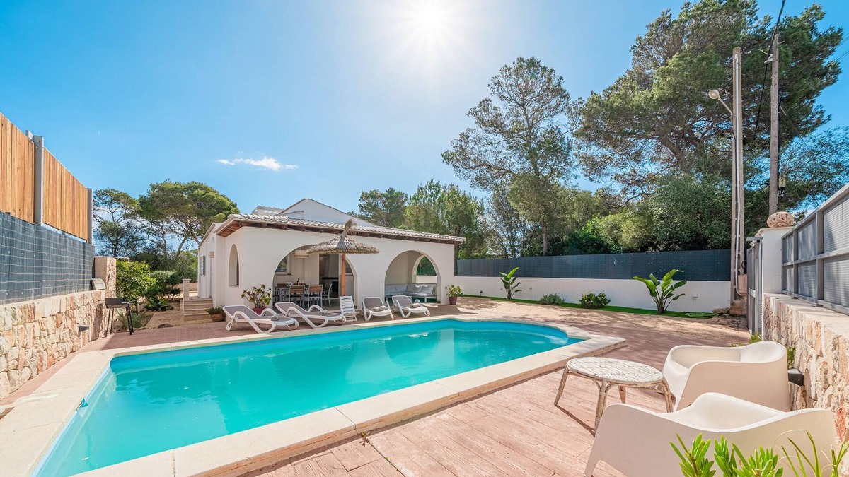 Santanyi House | Vacation Home "Villa Abril" with Mountain View, Pool, & Wi-Fi