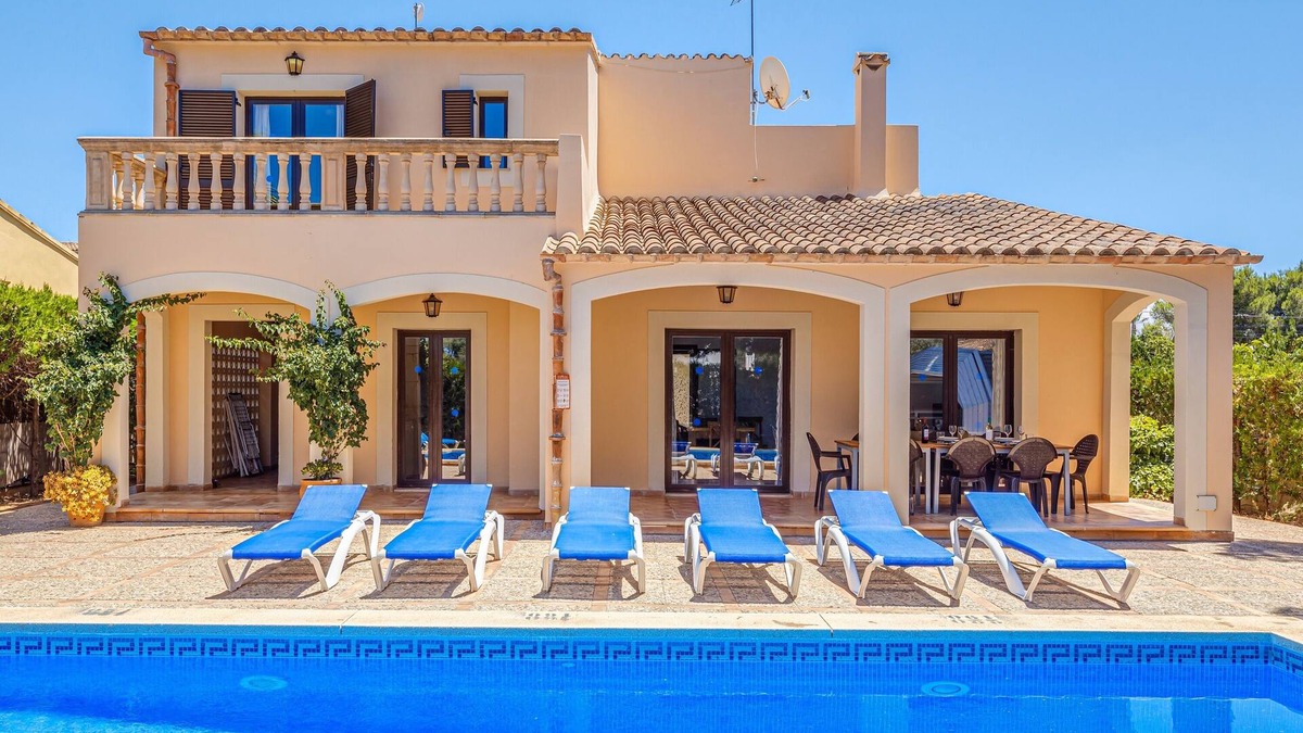 Sa Rapita House | Vacation Home Villa Karen with Pool & Wi-Fi