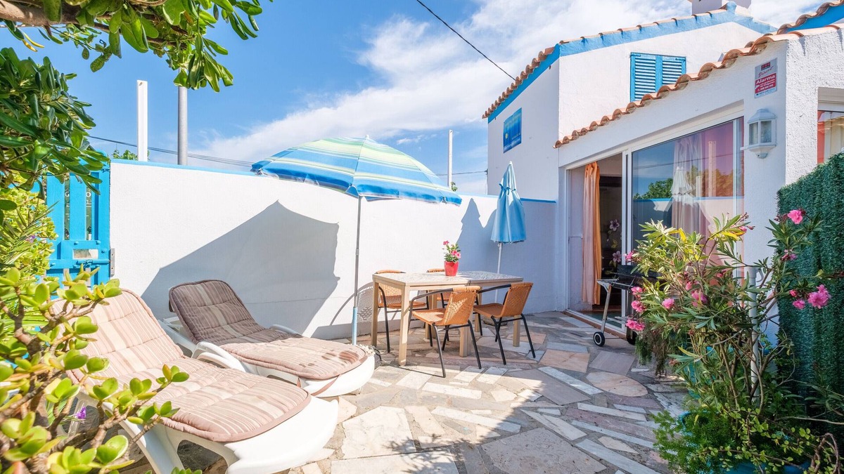 Vinaros House | Vacation Home "Vistamar 1" Close to the Sea with Private Open Terrace & Wi-Fi