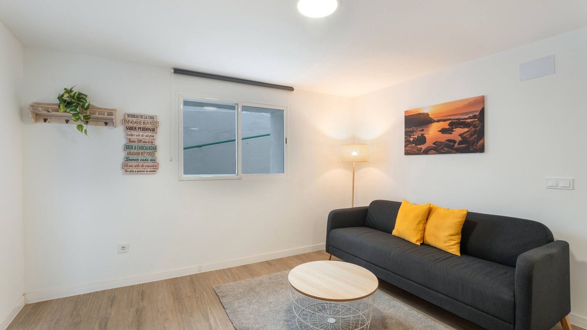 Valverde House | Vacation Home 'Vivienda El Viajero' with Sea View, Private Terrace and Wi-Fi