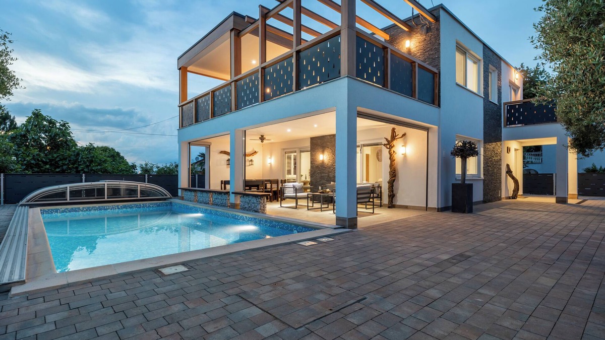 Milcetici Villa | Vacation home with pool and sea view