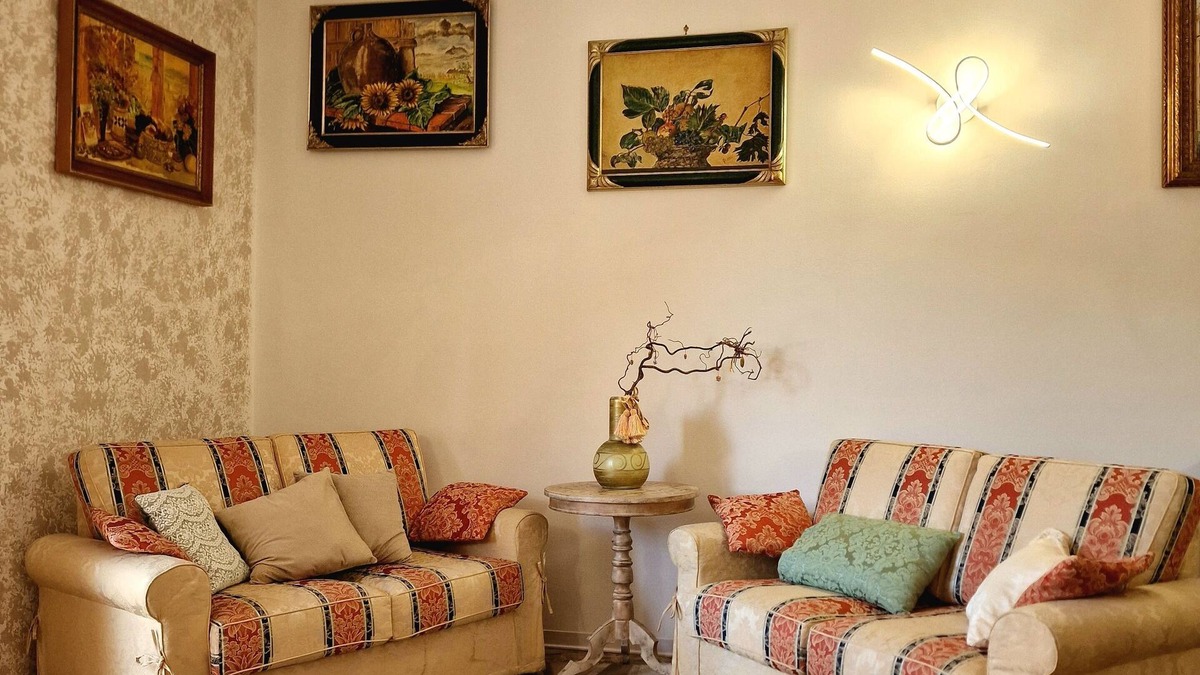 Ciampino Apartment | Vacation House Fiore Ciampino Airport - Rome Station - Via IV Novembre 75