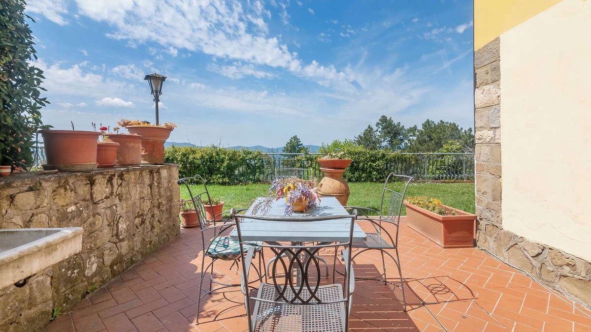 Castelfranco Piandisco Other | Vacation apartment 'La Tavernetta' with shared pool, private terrace and WLAN