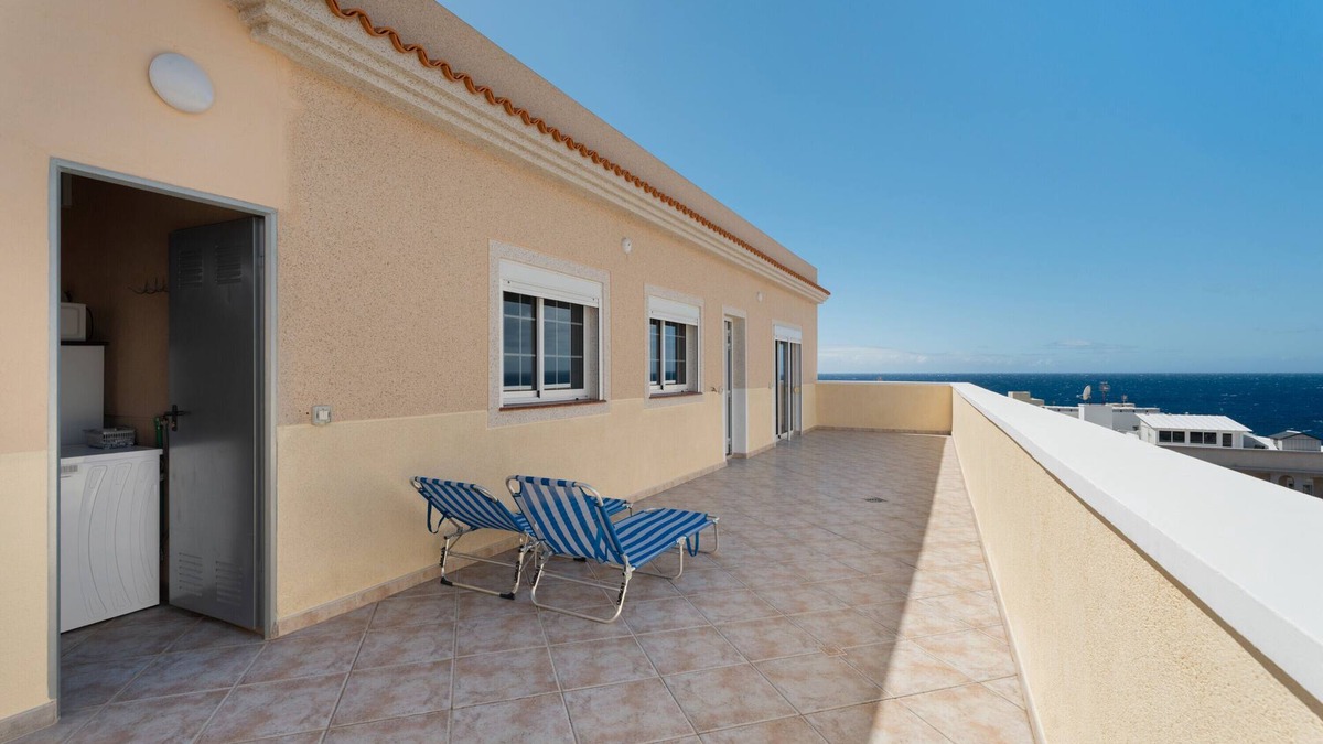 Los Abrigos Apartment | Vacation 'Los Abrigos 2' with Private Terrace and Wi-Fi