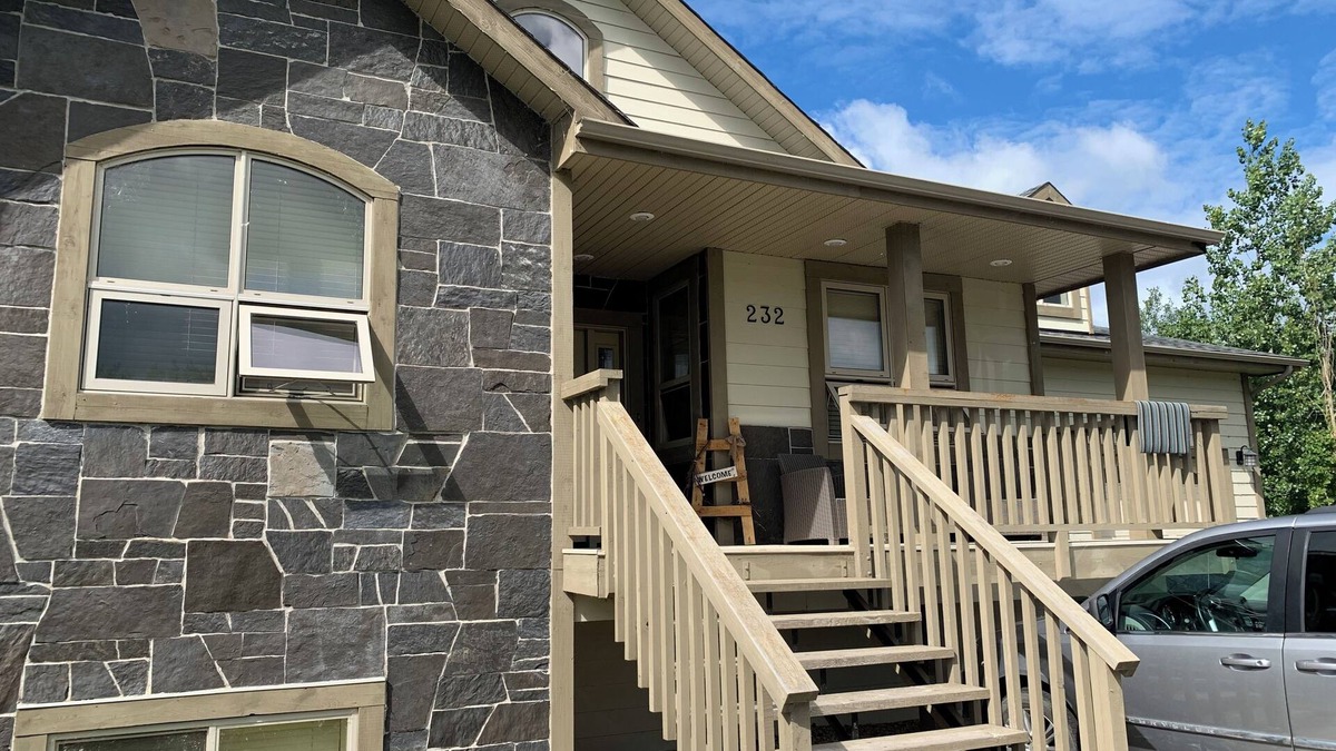 Parkland Beach House | Vacation oasis for the whole family! Private dock steps from your backyard