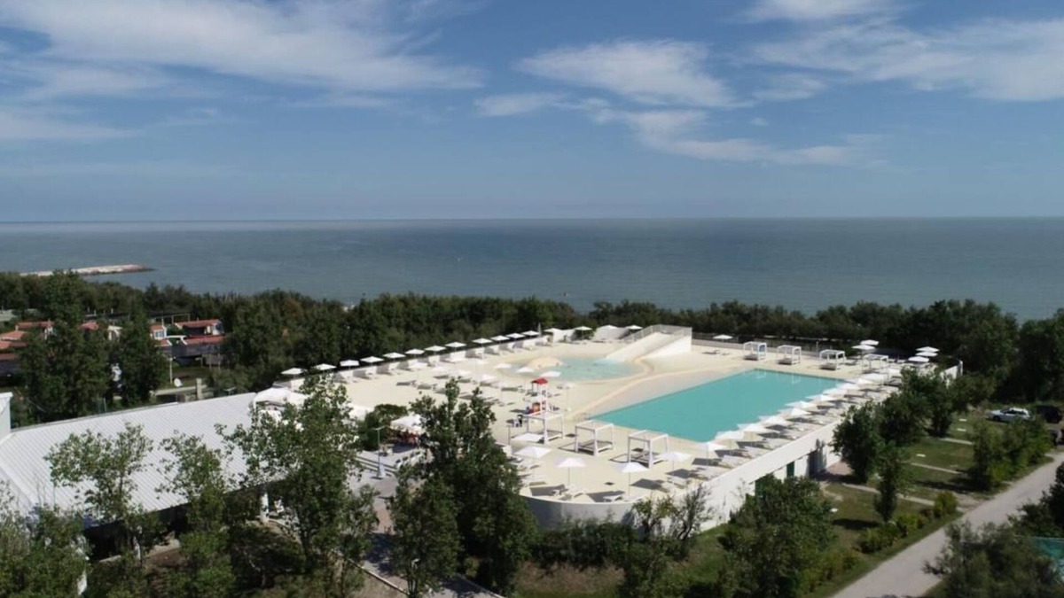 Rosolina Mare House | Vacation park Rosapineta Chalet C4S for 5 persons