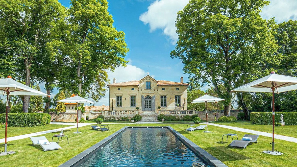 Prignac-et-Marcamps House | Vacation rental Le Duplex at Clos Marcamps. Between Bordeaux and St Emilion.