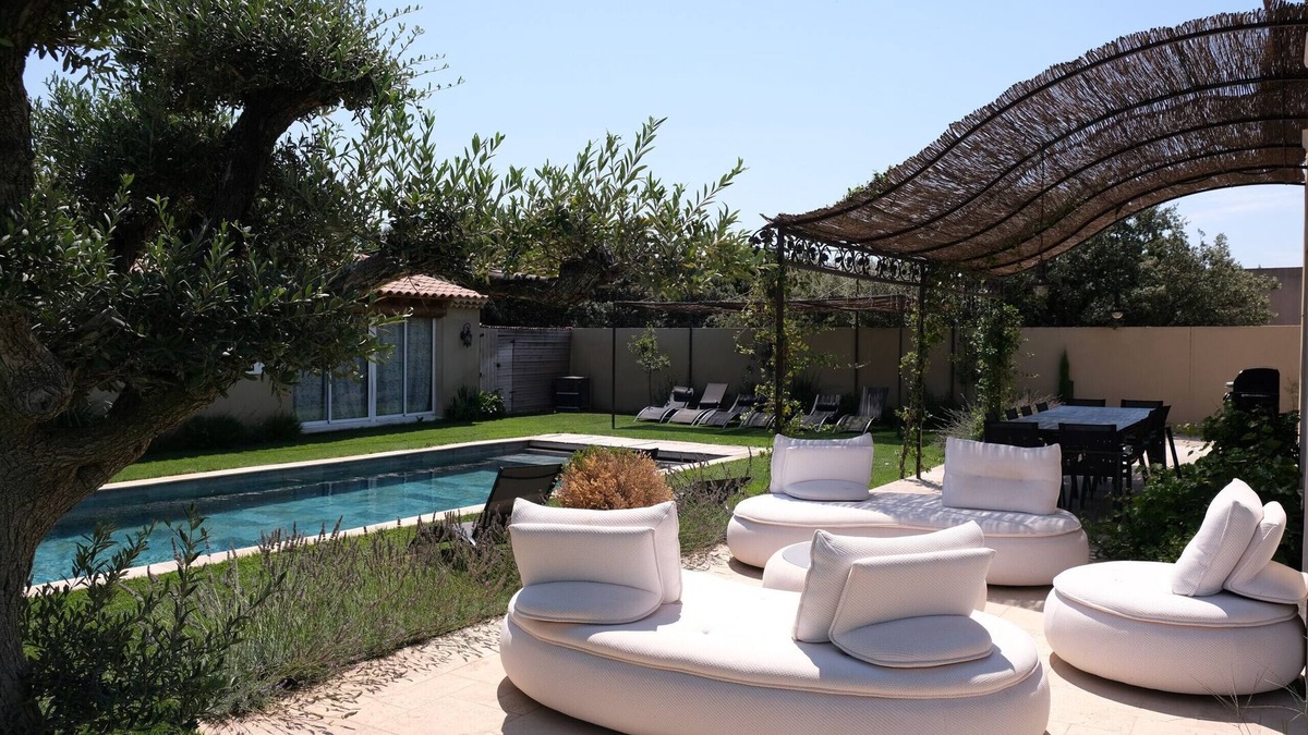 Aureille Villa | Vacation rental house with pool AUREILLE LS1-401