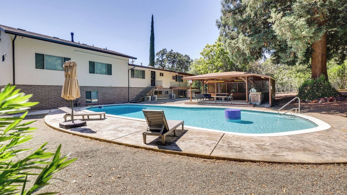 Clear Lake House | Vacation Rental 2 Mi to Clearlake Oaks Boat Launch