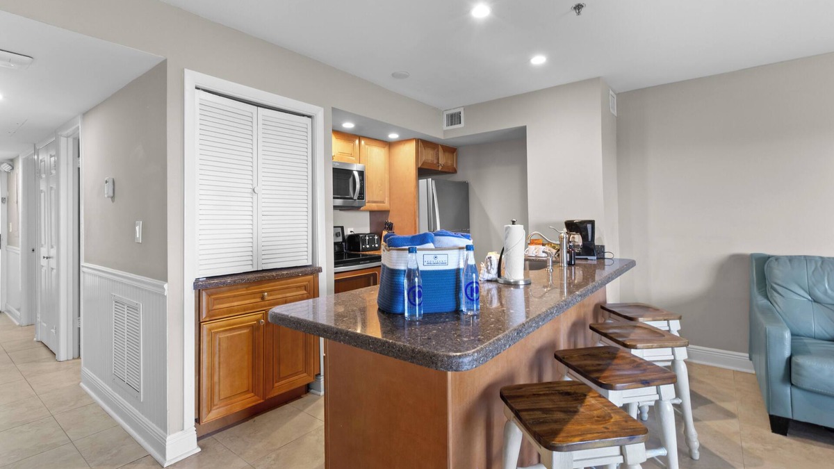 Tavernier Apartment | Vacation Starts Here! 4 Relaxing Suites w/Full Kitchen, Pool, Beach Access!