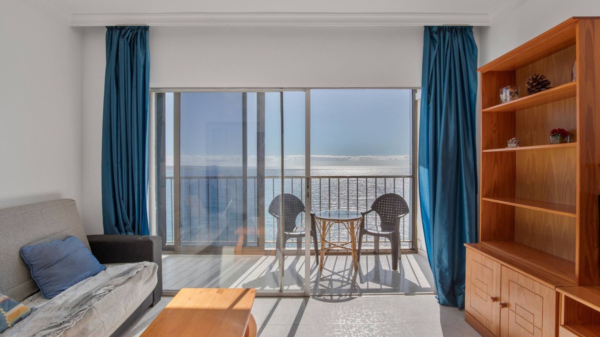 San Agustin Apartment | Vacation Studio 'Vista Mar By Masvacaciones' with Sea View, Shared Pool and Wi-Fi
