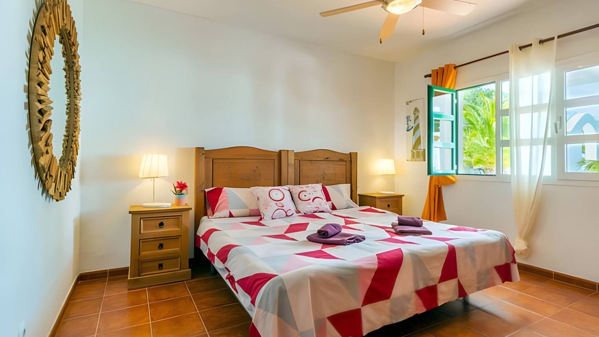 Yaiza Apartment | Vacation 'Suite Junior Con Vistas A La Piscin' with Wi-Fi and Air Conditioning