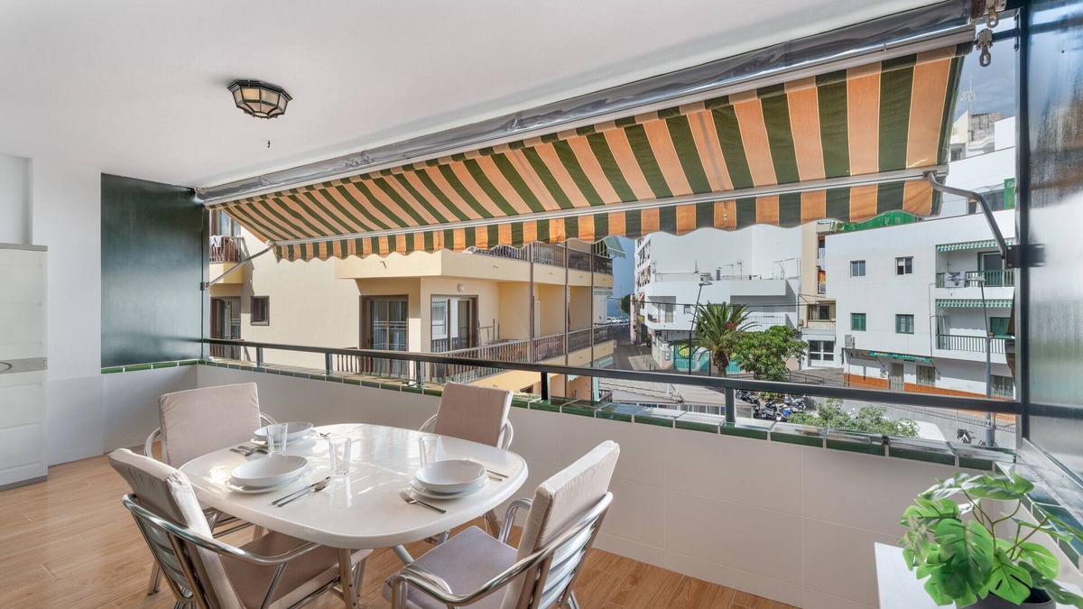 Los Cristianos Apartment | Vacation 'Tomasol' with Sea View, Private Terrace and Wi-Fi