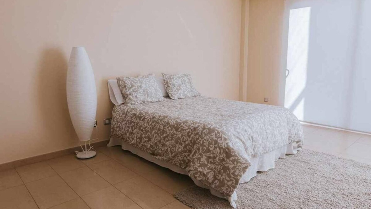 Vegueta Apartment | Vacation 'Urban Paradise 2' with Balcony, Wi-Fi and Air Conditioning