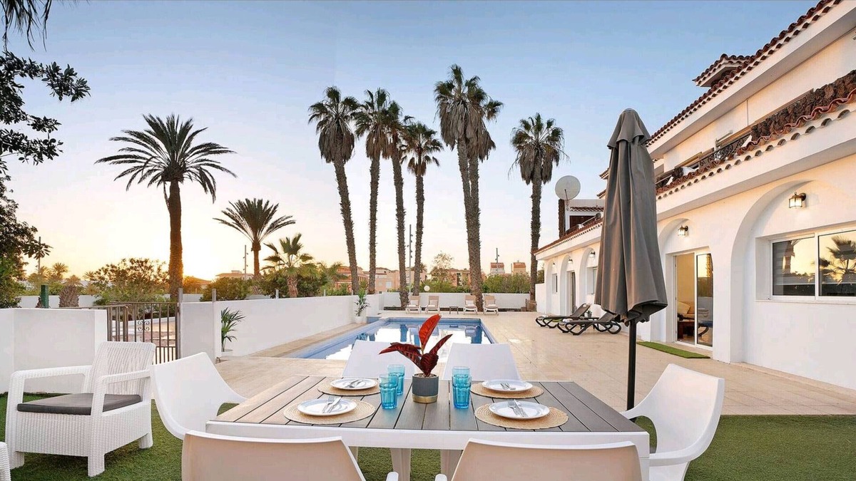 Tamaimo Villa | Vacation Villa 'Teide' with Mountain View, Private Pool and Wi-Fi