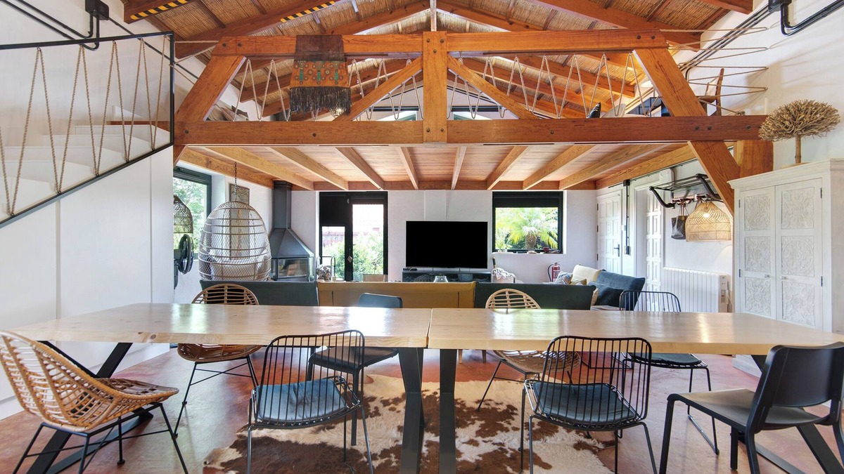 La Solana Villa | Vacation Villa 'Karibu Lodge' with Private Terrace and Wi-Fi