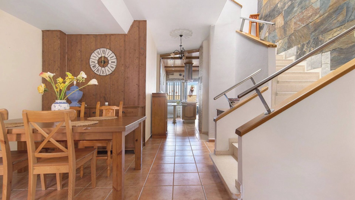 Telde Villa | Vacation Villa 'Casa La Herradura' with Sea View, Private Terrace and Wi-Fi