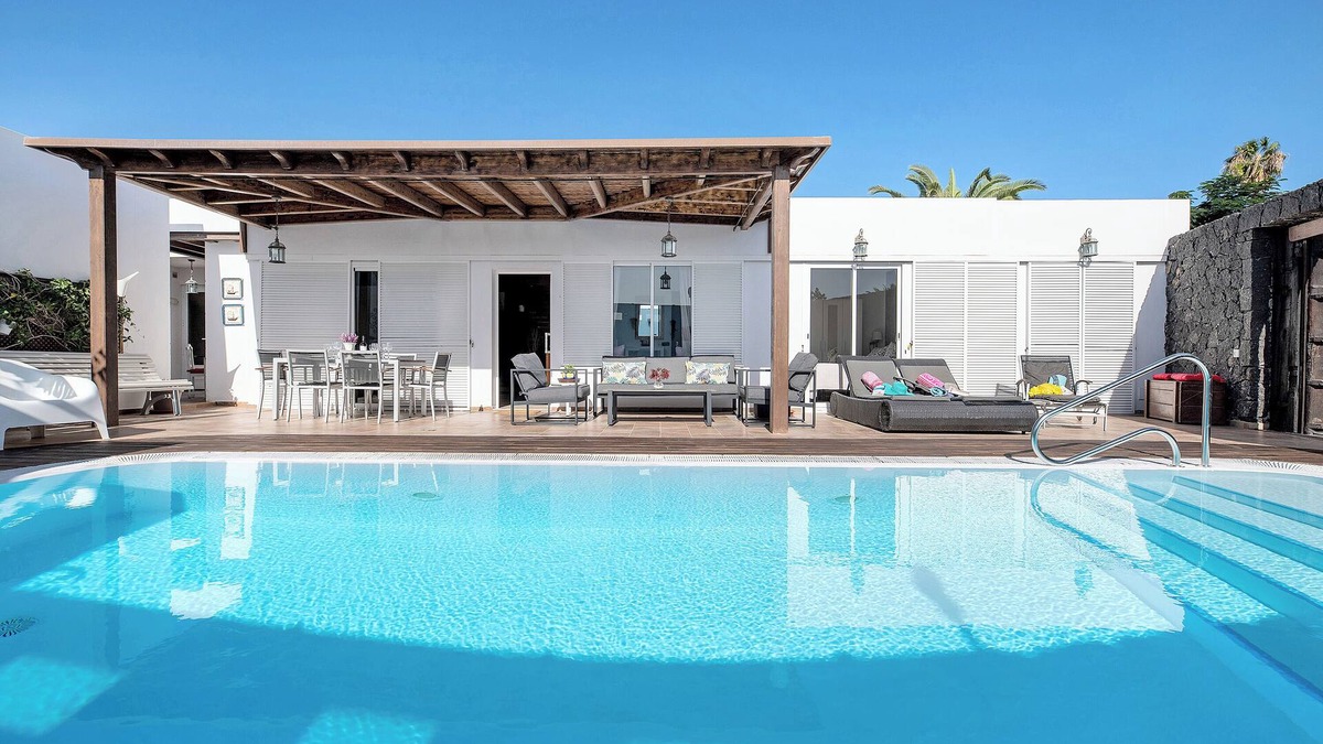 Playa Blanca Villa | Vacation Villa 'Fae' with Private Pool, Private Terrace and Wi-Fi