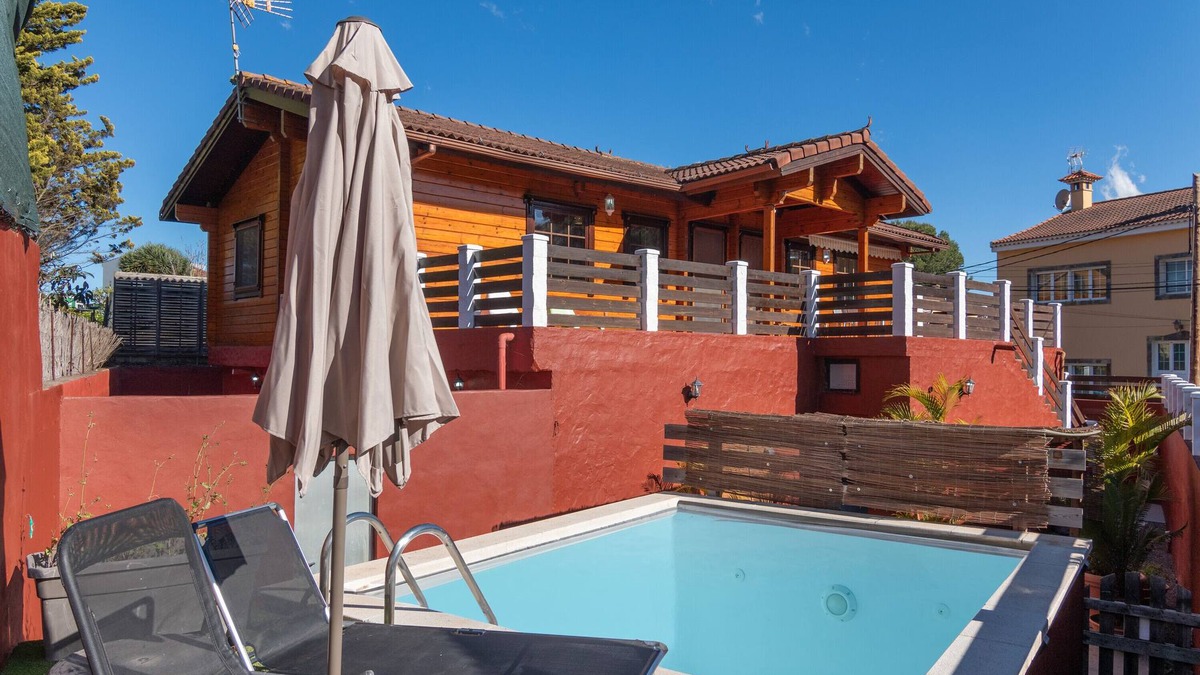Santa Brigida Villa | Vacation Villa 'Tanqueta' with Mountain View, Wi-Fi and Air Conditioning