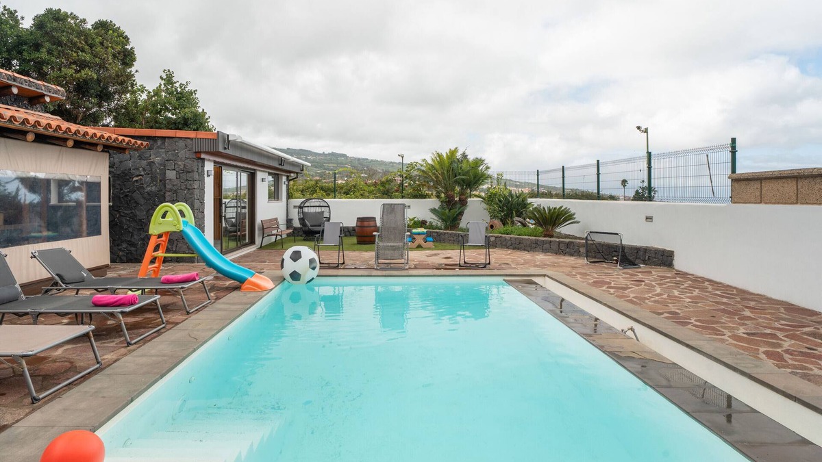 Tacoronte Apartment | Vacation 'Vista Teide' with Sea View, Wi-Fi and Air Conditioning