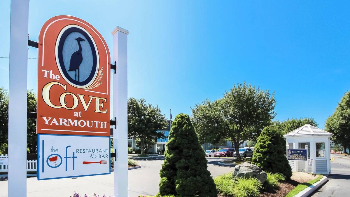 West Yarmouth House | Vacation week at Cape Code in stunning resort