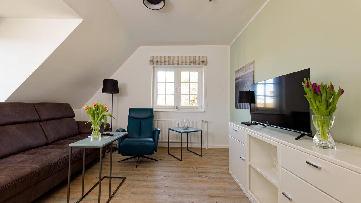 Nebel Apartment | Vacation with dog/Upper floor apartment with terrace, for up to 3 people